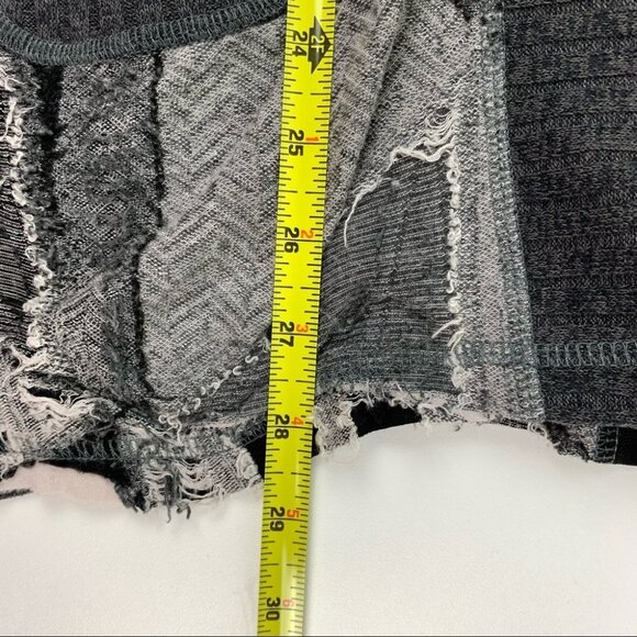 LAVENA Black &  White Tunic size Medium - Picture 6 of 6